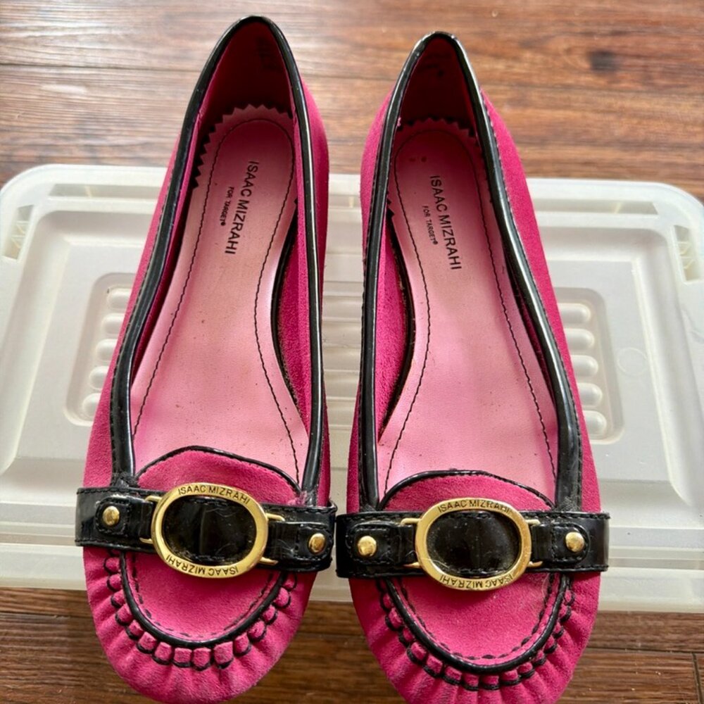 Isaac Mizrahi Pink Suede Loafers Black Patent Trim Gold Buckle Sz 7